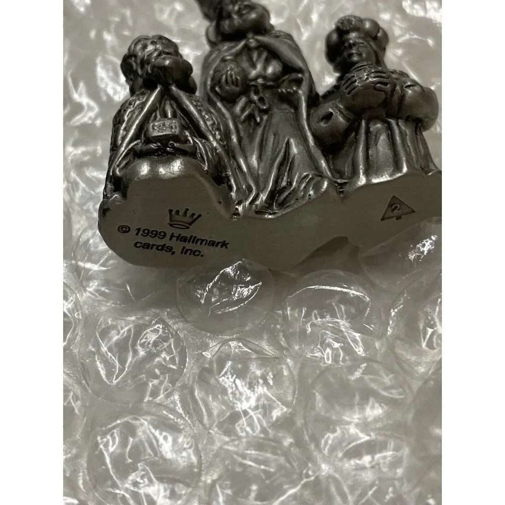 Hallmark capture essence